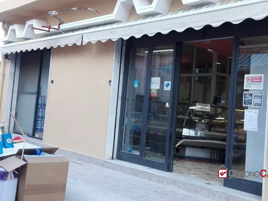 Immagine 1 di Negozio in vendita  a Messina