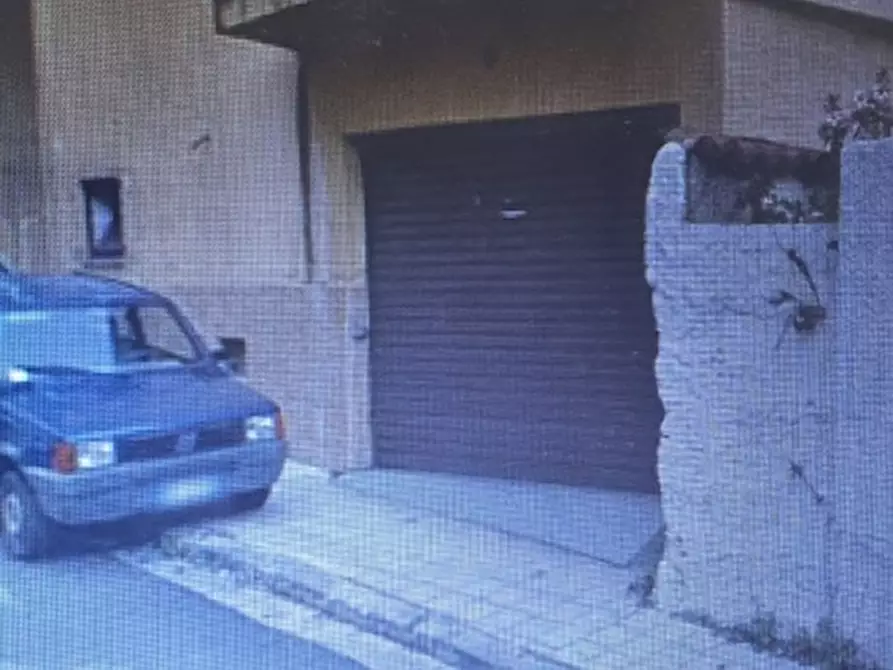 Immagine 1 di Negozio in vendita  a Messina