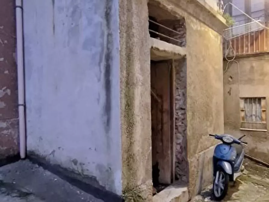 Immagine 4 di Magazzino in vendita  a Messina