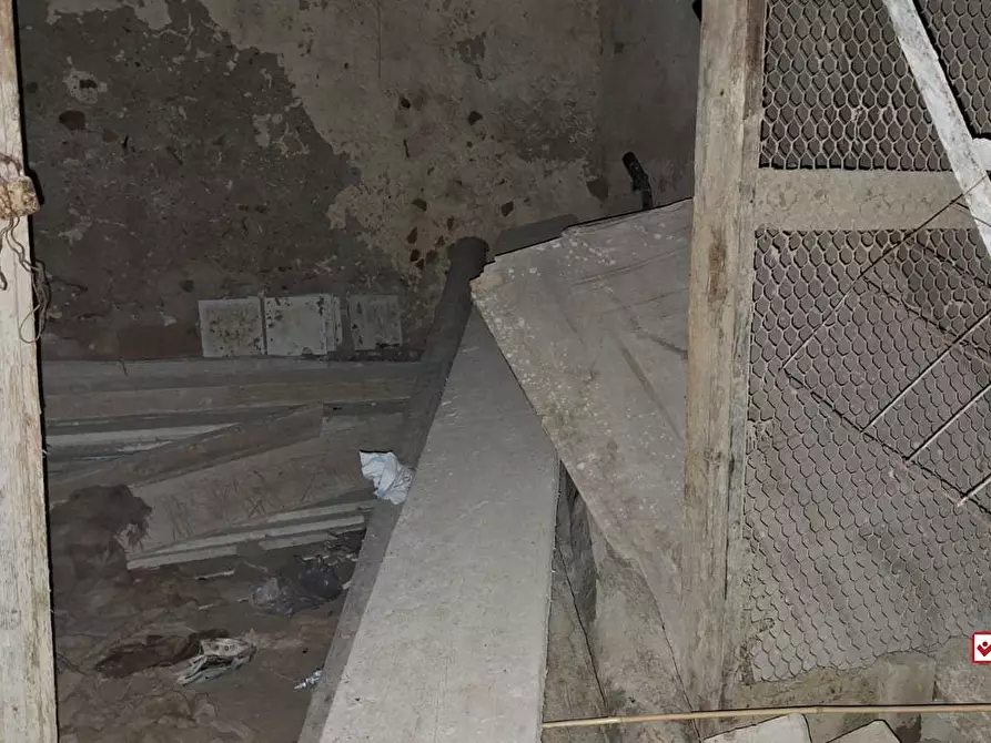 Immagine 10 di Magazzino in vendita  a Messina
