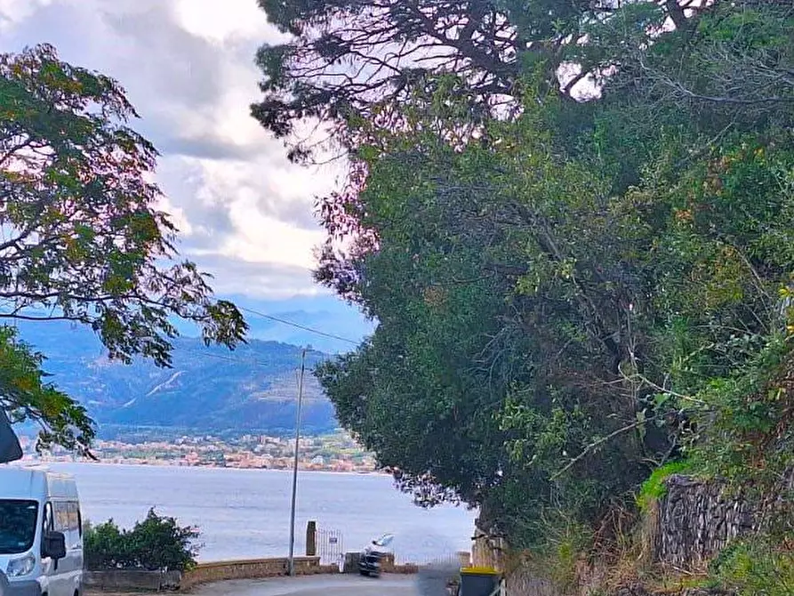 Immagine 2 di Terreno edificabile in vendita  a Messina