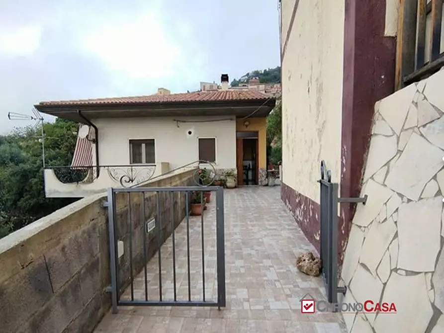 Immagine 5 di Villa in vendita  a Ali' Terme