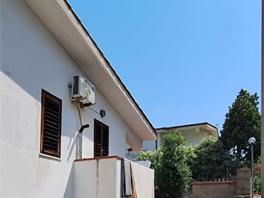 Immagine 2 di Villa in vendita  a Messina