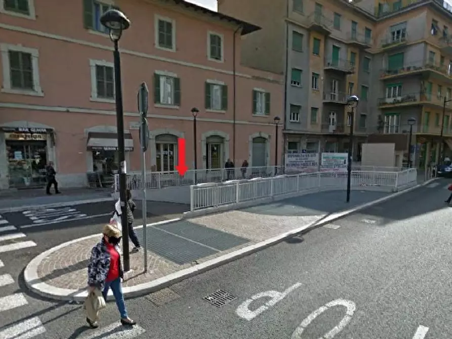 Immagine 2 di Garage in vendita  a Terni