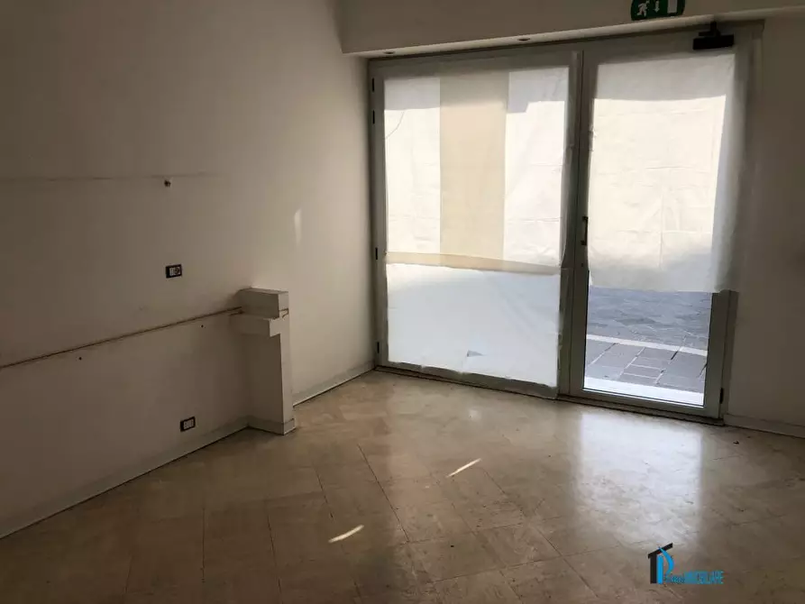 Immagine 1 di Negozio in affitto  a Terni