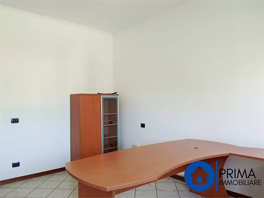 Immagine 8 di Ufficio in affitto  a Terni