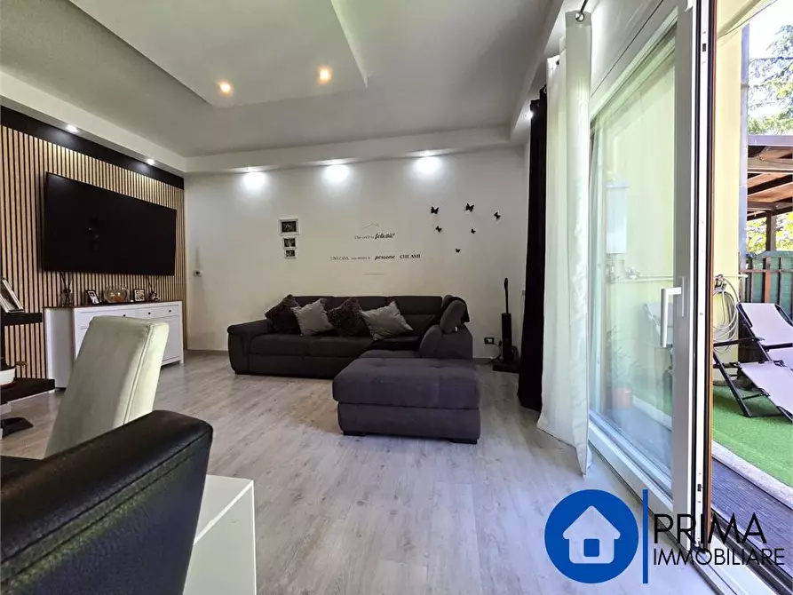 Immagine 9 di Villa in vendita  a Terni