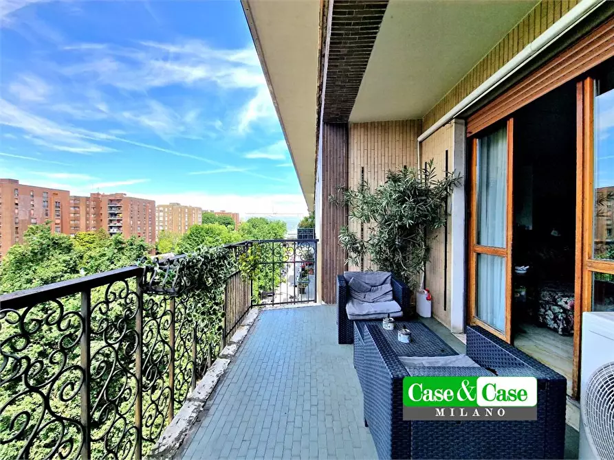 Immagine 1 di Appartamento in vendita  5 a Milano