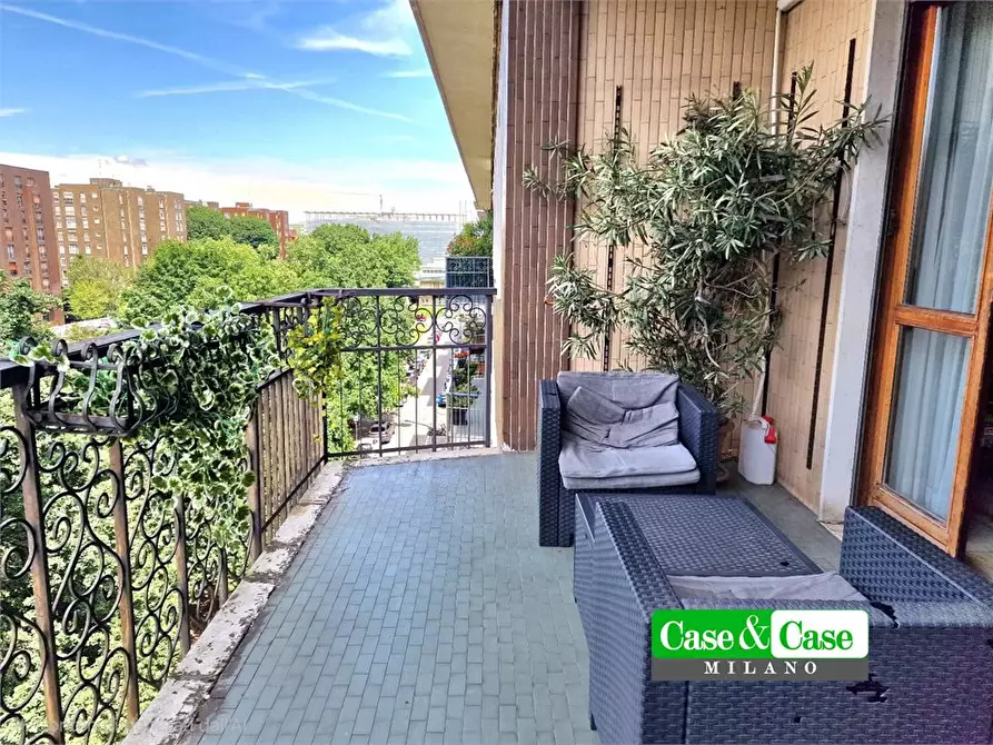 Immagine 8 di Appartamento in vendita  5 a Milano