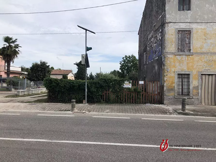 Immagine 6 di Villa in vendita  a Villafranca Di Verona