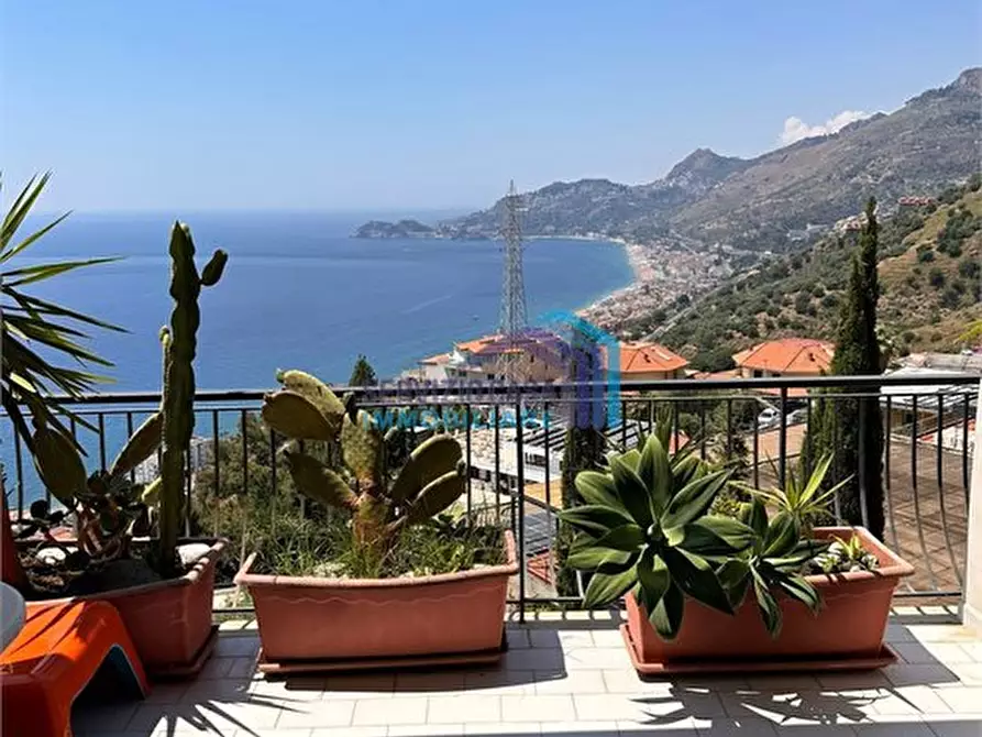 Immagine 2 di Appartamento in vendita  a Letojanni