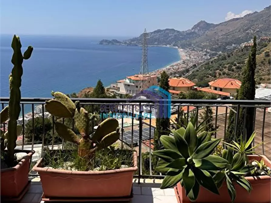 Immagine 1 di Appartamento in vendita  a Letojanni