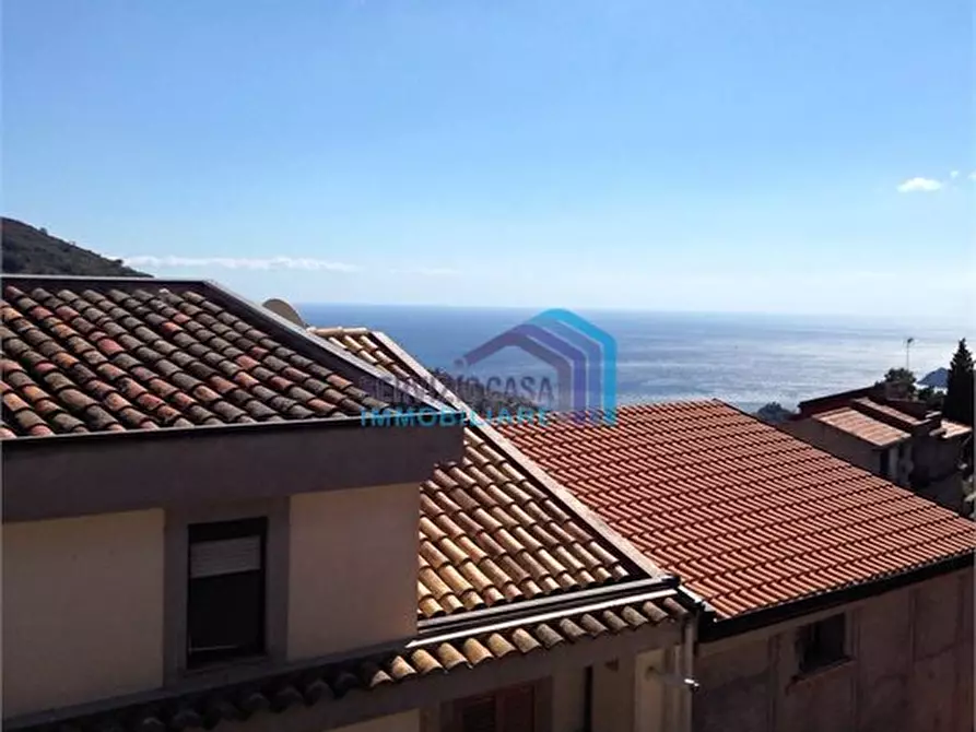 Immagine 1 di Villa in vendita  a Gallodoro