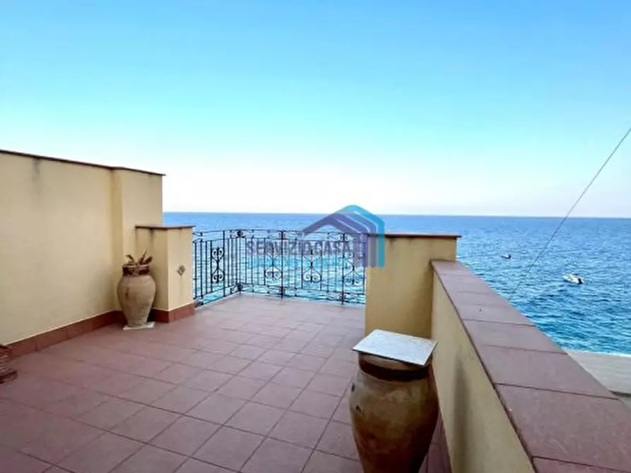 Immagine 3 di Casa indipendente in vendita  a Letojanni