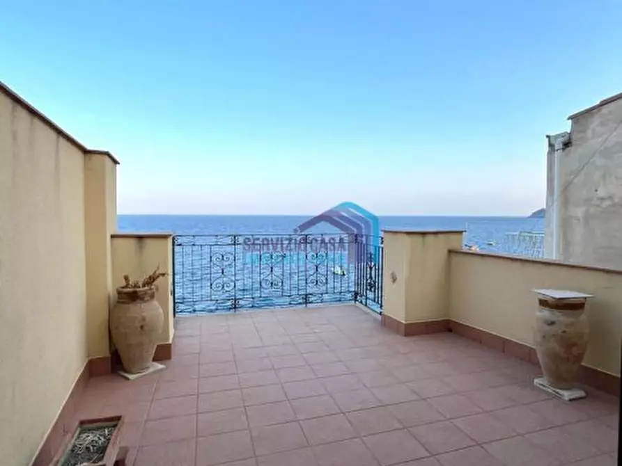 Immagine 5 di Casa indipendente in vendita  a Letojanni