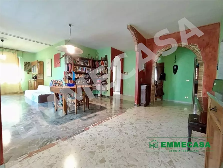 Immagine 2 di Appartamento in vendita  a Valenzano