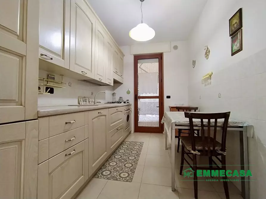 Immagine 5 di Appartamento in vendita  a Valenzano