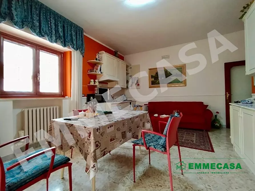 Immagine 5 di Appartamento in vendita  a Valenzano