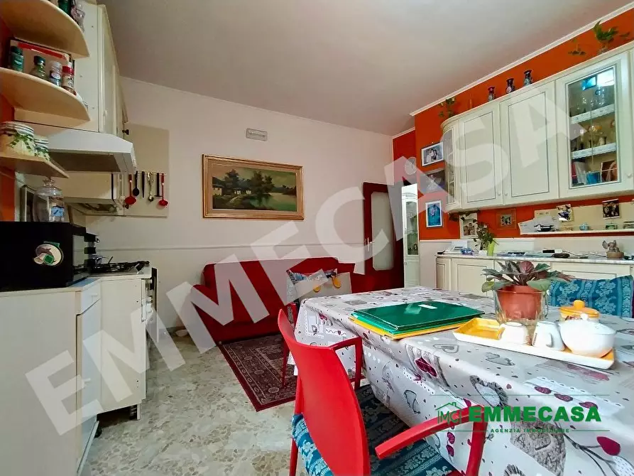 Immagine 4 di Appartamento in vendita  a Valenzano