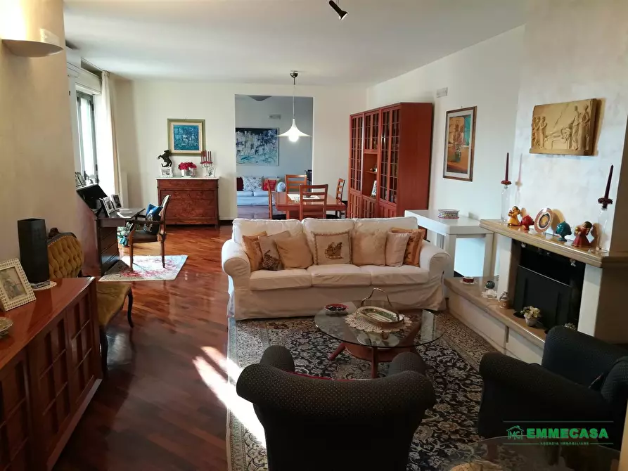 Immagine 2 di Appartamento in vendita  a Valenzano