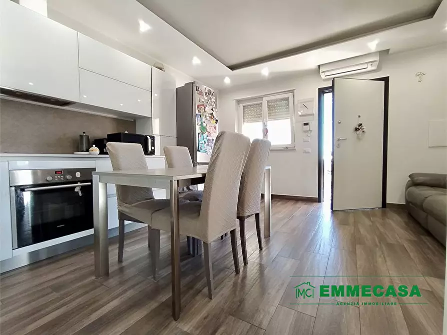 Immagine 4 di Villa in vendita  a Valenzano