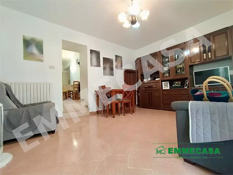 Immagine 1 di Villa in vendita  a Valenzano