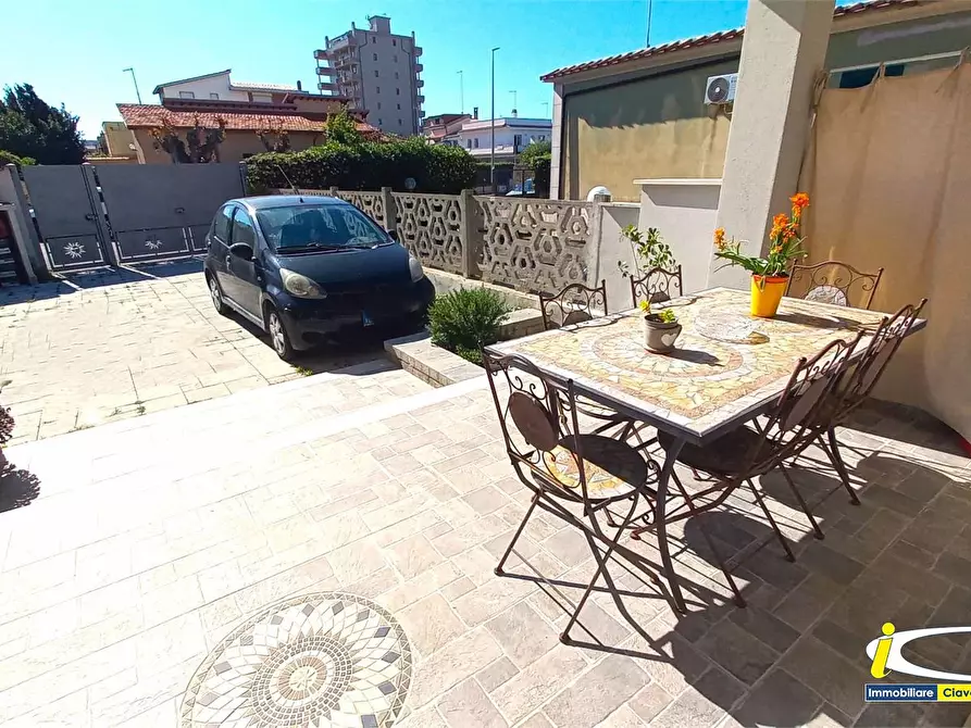 Immagine 5 di Villa in vendita  a Ladispoli