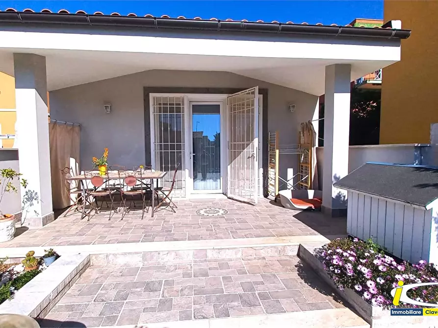 Immagine 3 di Villa in vendita  a Ladispoli