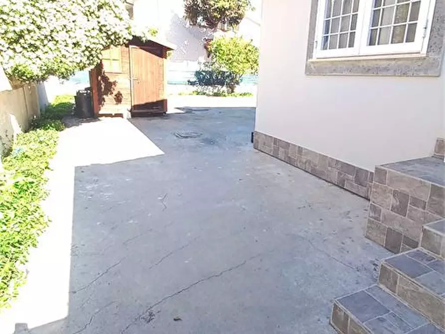 Immagine 6 di Villa in vendita  a Ladispoli