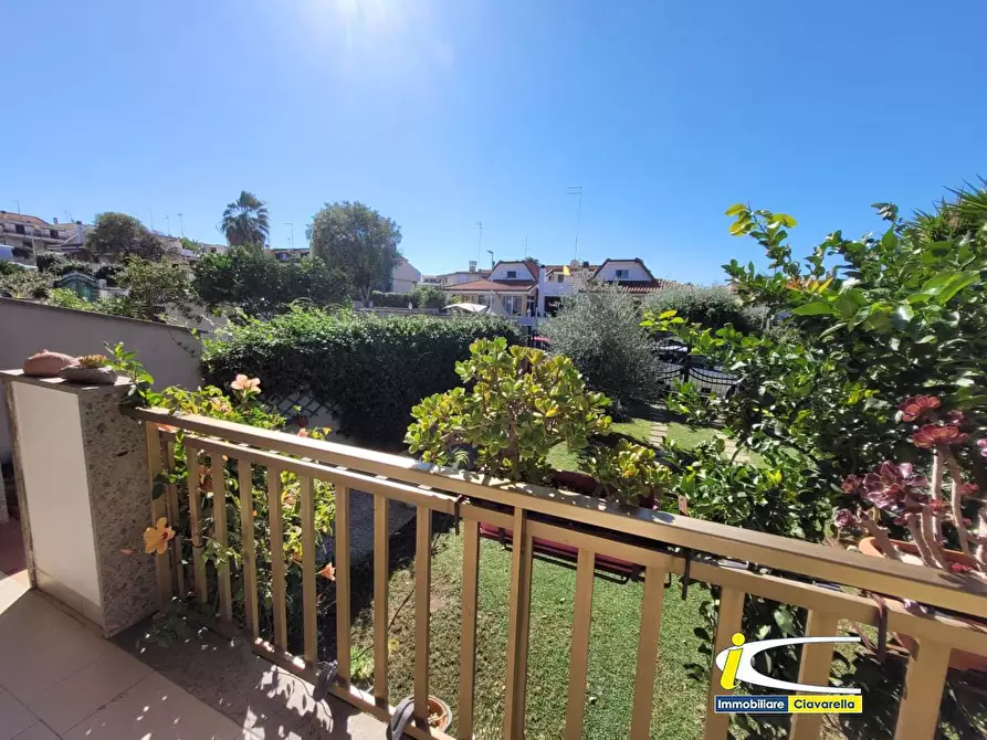 Immagine 4 di Villa in vendita  a Ladispoli