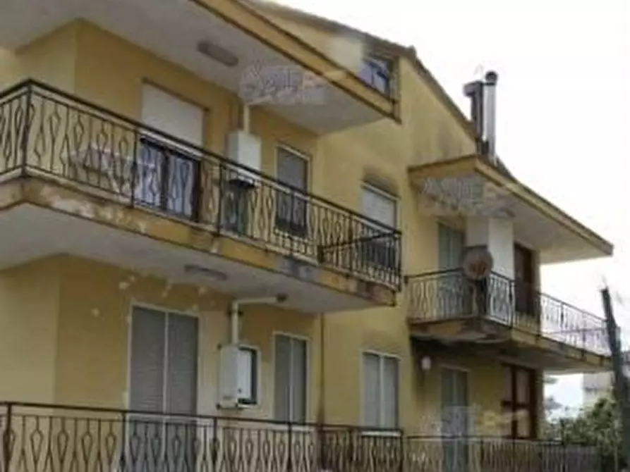 Immagine 1 di Magazzino in vendita  85 a Minturno