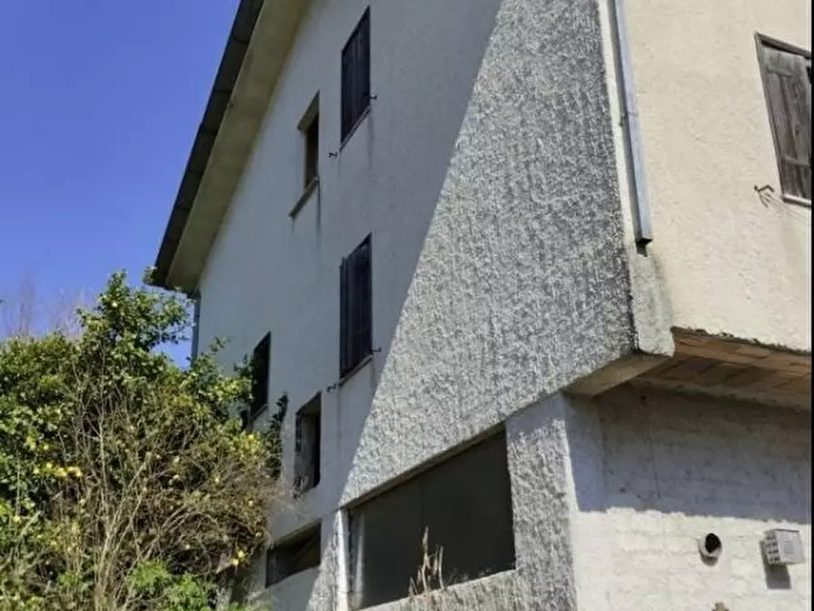 Immagine 1 di Villa in vendita  a Sezze