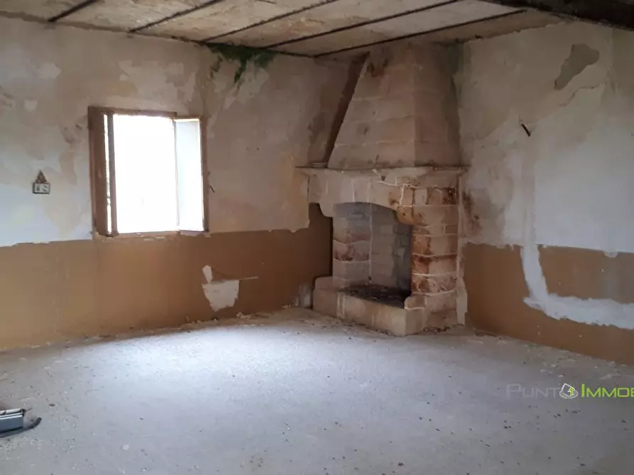 Immagine 7 di Rustico / casale in vendita  a Brindisi