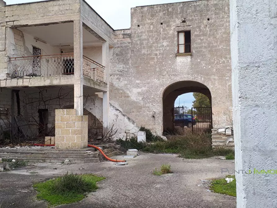 Immagine 9 di Rustico / casale in vendita  a Brindisi