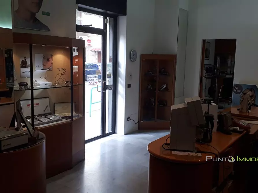 Immagine 6 di Negozio in vendita  48 a Brindisi