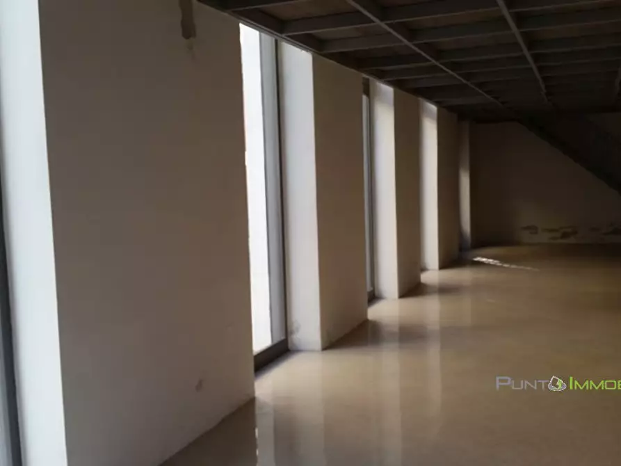 Immagine 7 di Negozio in affitto  121 a Brindisi