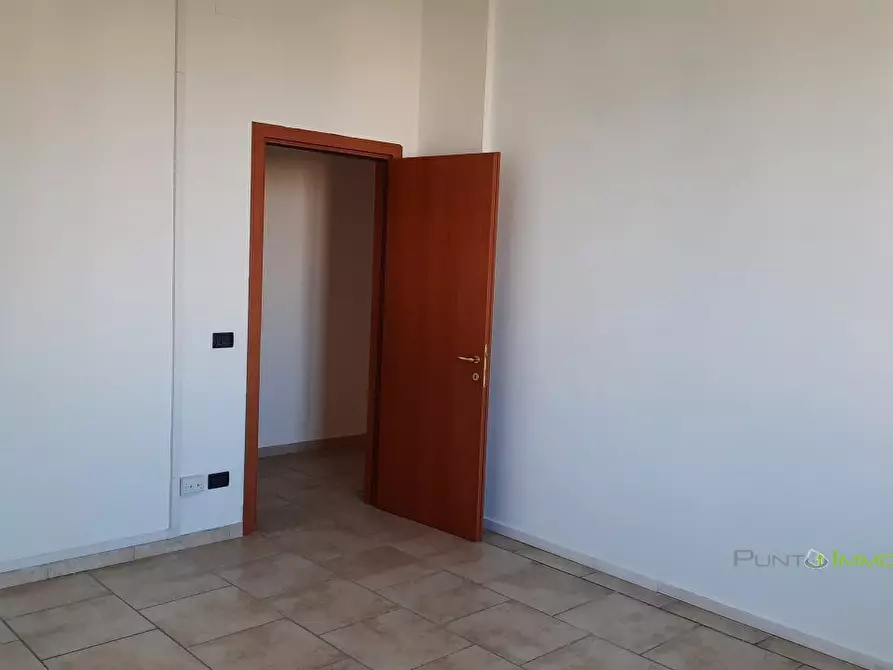 Immagine 9 di Ufficio in affitto  5 a Brindisi