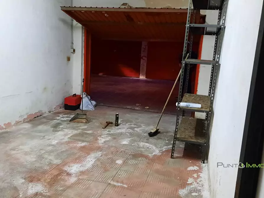 Immagine 7 di Garage in vendita  250 a Brindisi