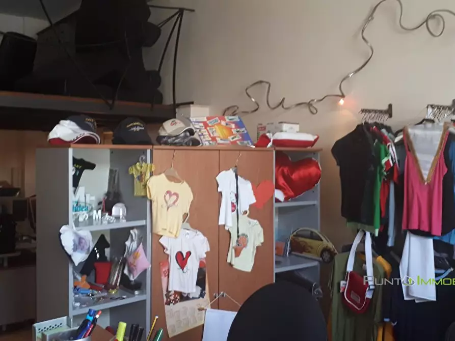 Immagine 4 di Negozio in vendita  13 a Brindisi