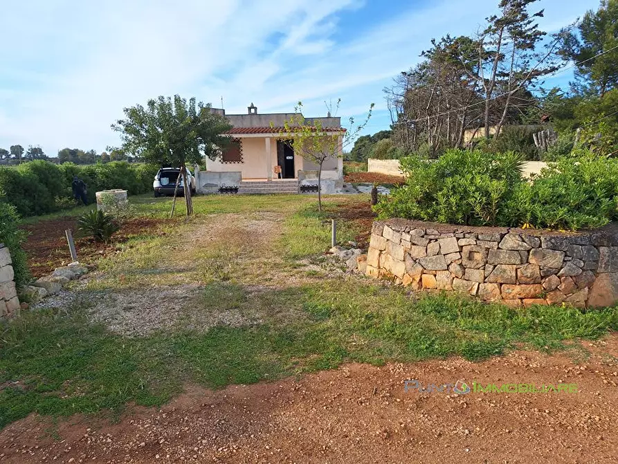 Immagine 1 di Villa in vendita  a Carovigno