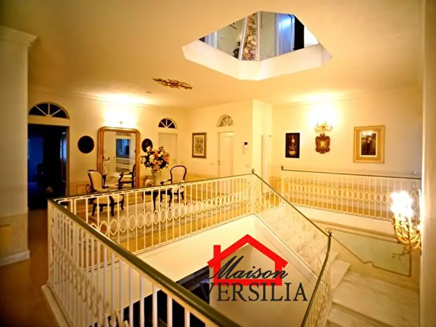 Immagine 6 di Villa in vendita  a Massa