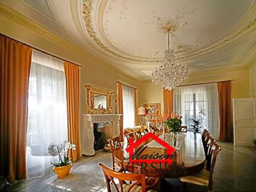 Immagine 7 di Villa in vendita  a Massa