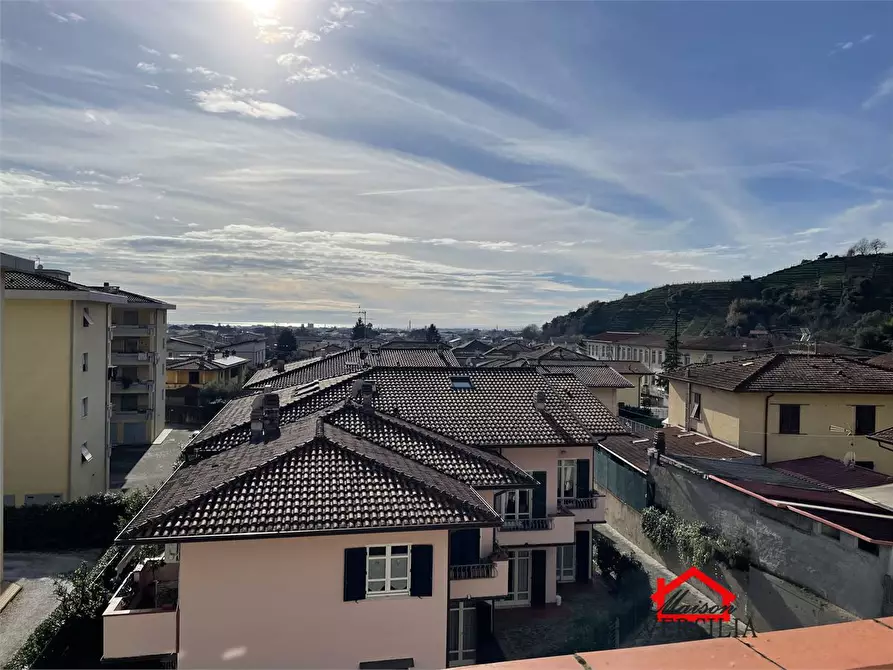 Immagine 1 di Appartamento in vendita  49 a Massa