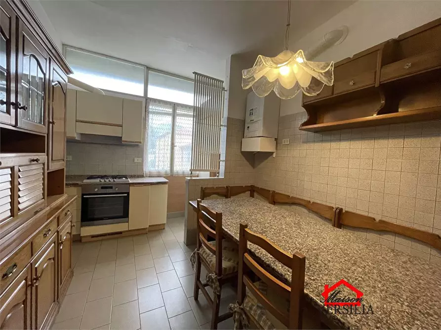 Immagine 6 di Appartamento in vendita  a Carrara