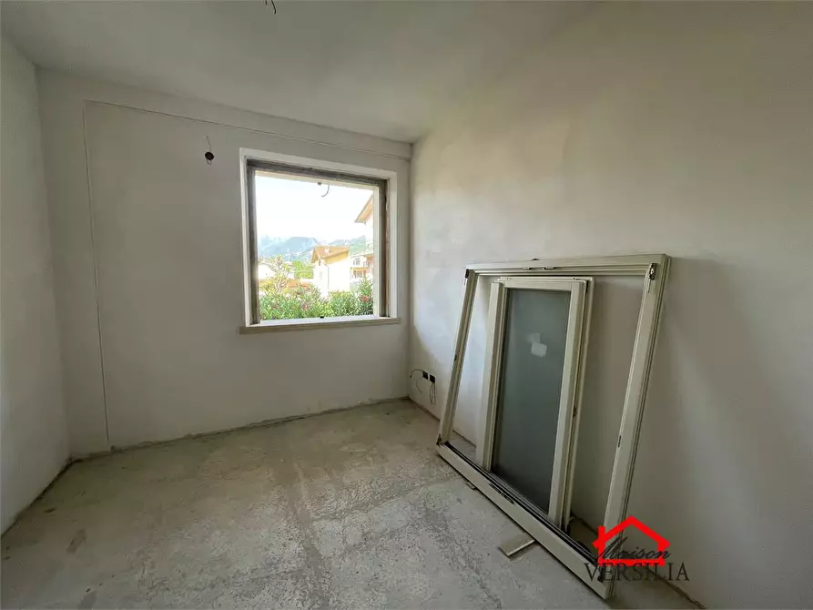 Immagine 9 di Appartamento in vendita  a Massa