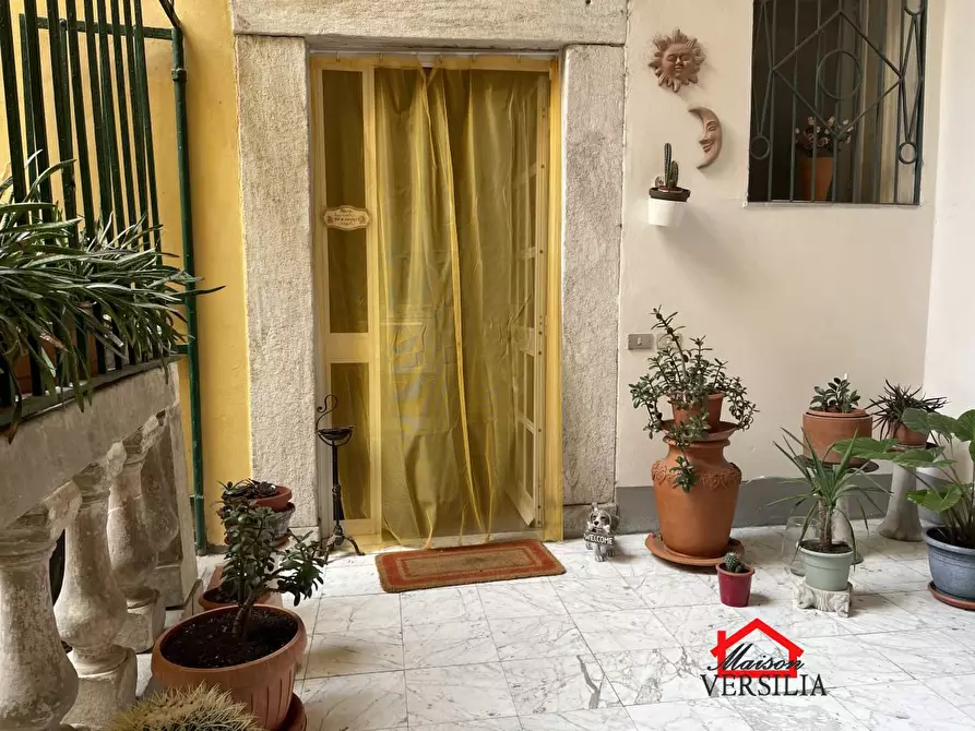 Immagine 2 di Appartamento in vendita  a Carrara