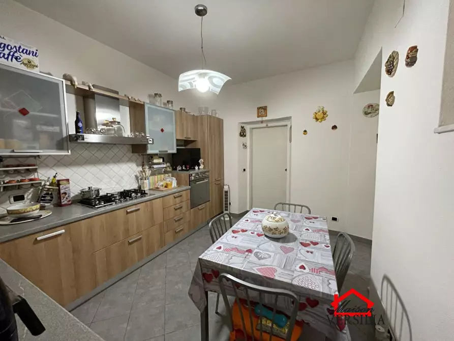 Immagine 5 di Appartamento in vendita  a Carrara