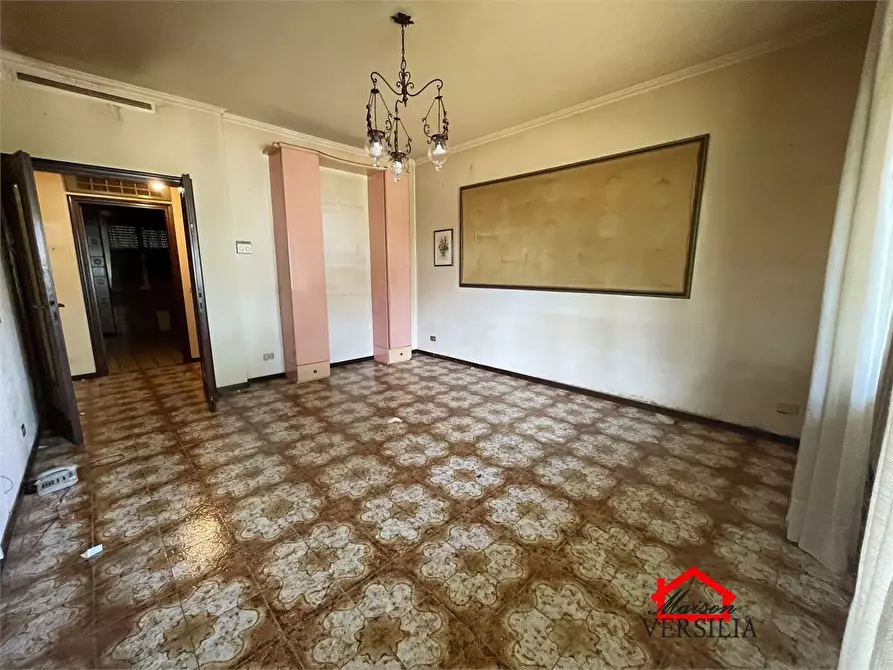 Immagine 2 di Appartamento in vendita  a Massa