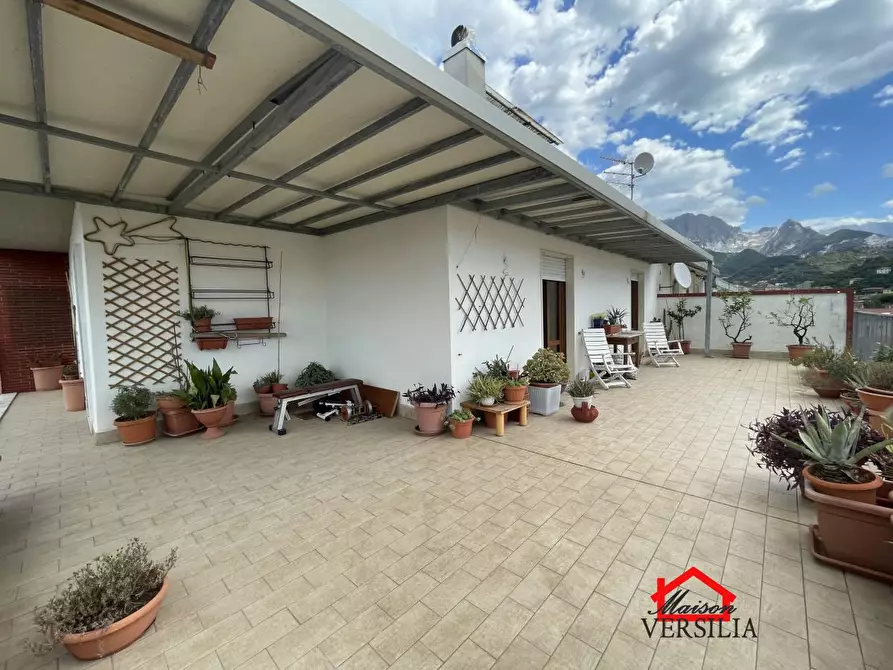 Immagine 1 di Appartamento in vendita  31 a Carrara