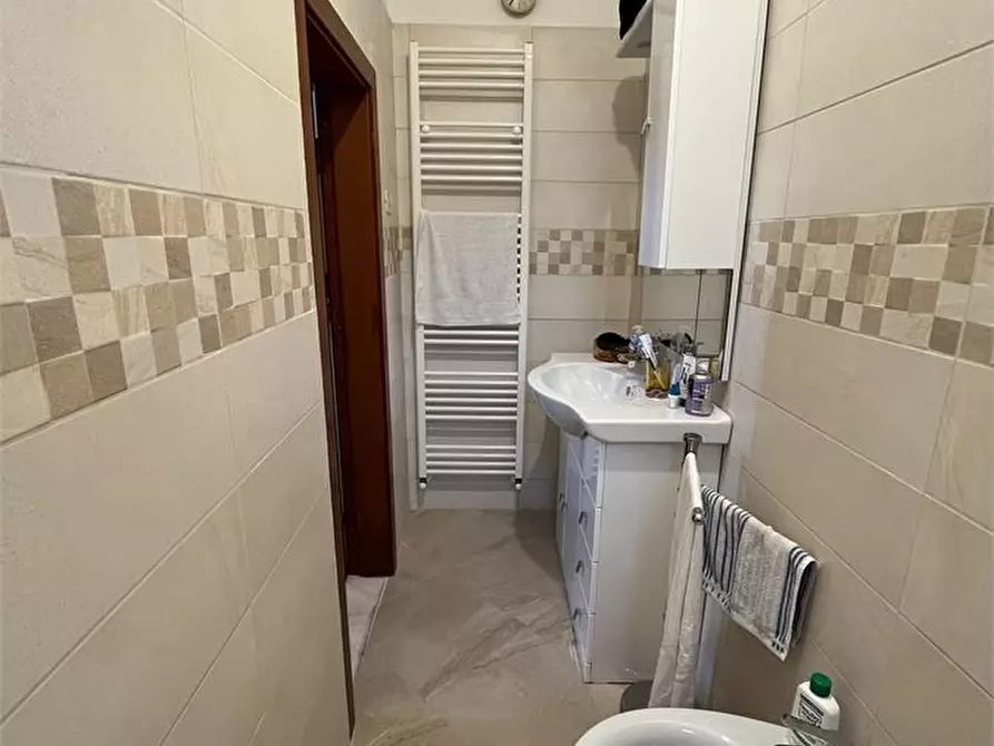 Immagine 10 di Villa in vendita  a Carrara
